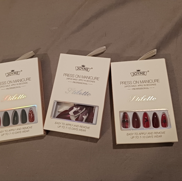 NWT!! 3 Sets of Christmas Press-On Nails - Picture 9 of 10